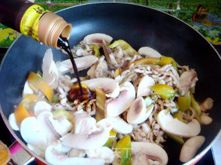 Stir-fried Shredded Pork with Mushroom recipe