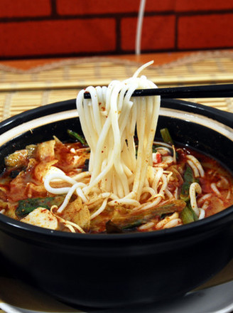 The Practice of Crossing Bridge Rice Noodles in Huixiang Love