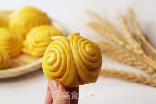 Pattern Pastry [pumpkin Butterfly Flower Roll] recipe