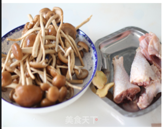 Two Simple Steps to Create Delicious Fresh Soup——tea Tree Mushroom and Chicken Soup (to Promote Lactation and Protect Against Cold) recipe