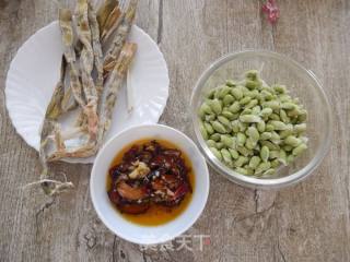 Mushroom Oil Mixed with Bamboo Shoots and Dried Edamame recipe