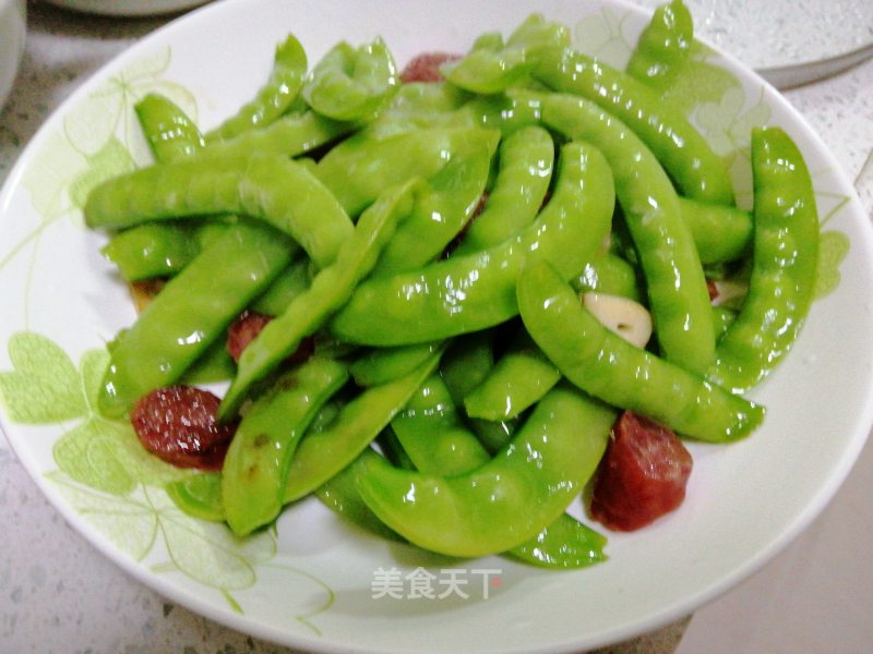 Stir-fried Snow Peas with Sausage recipe