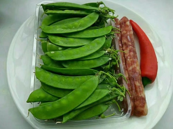 Fried Sausage with Snow Pea recipe