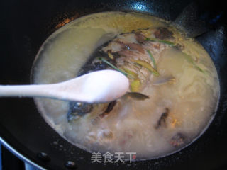 Crucian Carp with Vinegar Pepper recipe