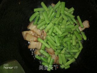 Stir-fried String Beans with Pork Belly recipe