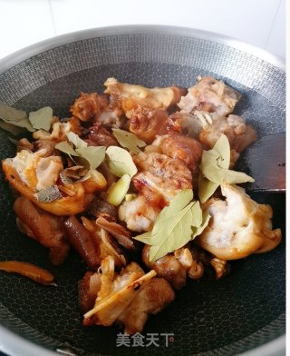 Chestnut Roasted Pig's Trotters recipe