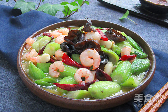 Stir-fried Loofah and Shrimp recipe