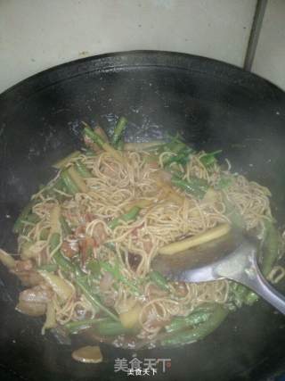 Braised Noodles with Beans recipe