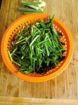 Stir-fried Bean Curd with Spicy Leek recipe