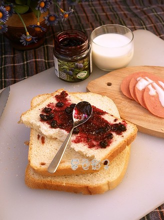 Toast Slices with Blueberry Sauce