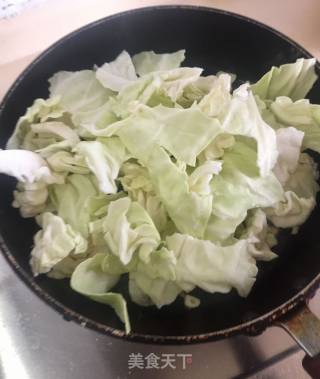 Kuaishou Xiao Stir-fried Hand-pear Cabbage recipe