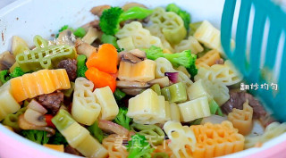 Stir-fried Traffic Noodles with Mixed Vegetables recipe