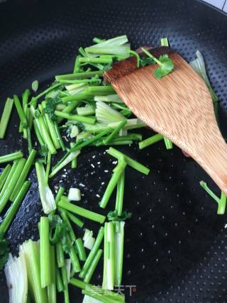 Stir-fried Cilantro Stem with Sausage recipe