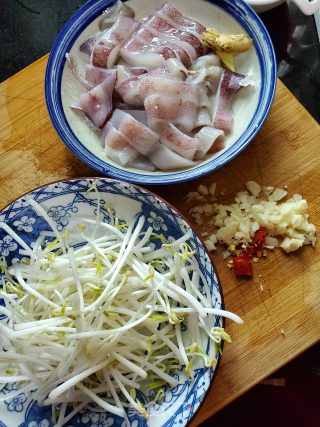 Fresh Squid Mixed with Silver Buds recipe