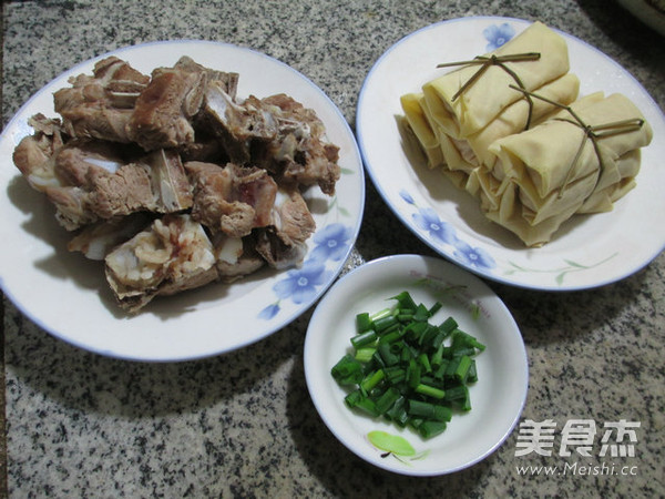 Noodle Knot Pork Ribs Soup recipe