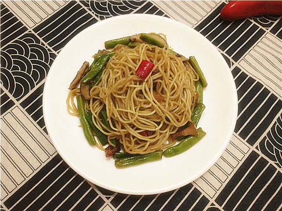 Braised Noodles with Beans recipe