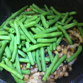 Stir-fried Pork with String Beans recipe