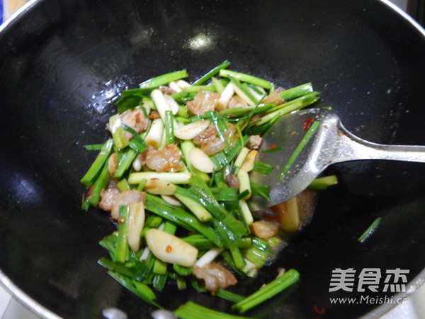 Stir-fried Pork Belly with Garlic Sprouts recipe