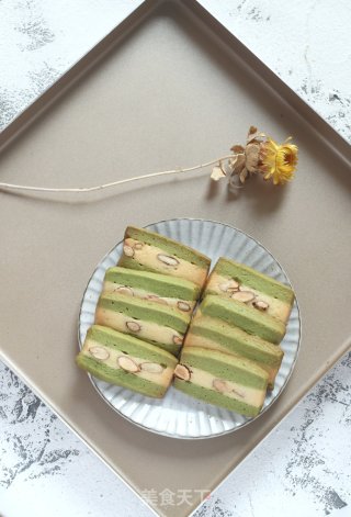 Matcha Two-color Almond Cookies recipe