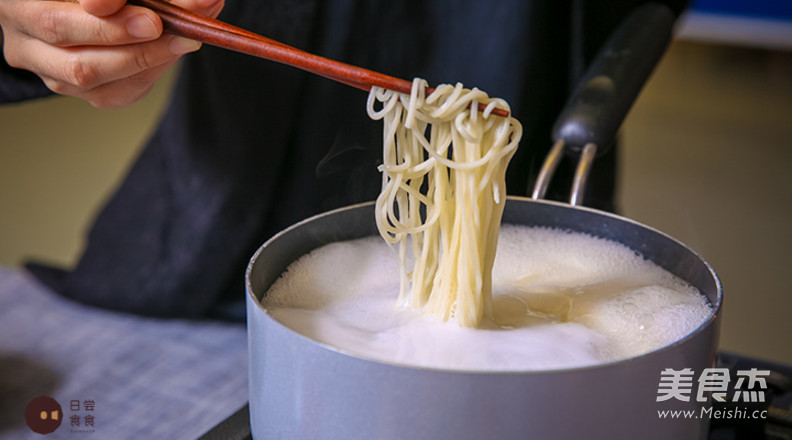 June Fresh Soy Sauce Fried Noodles recipe