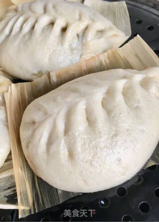 Pork Bun with Moss Vermicelli recipe