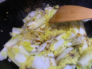 Cabbage with Minced Meat and Milk recipe