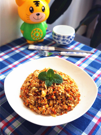 Stir-fried Minced Pork with Carrots and Horseshoe recipe
