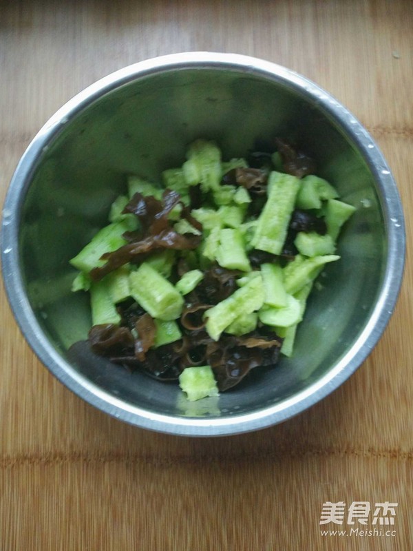 Fungus Mixed with Cucumber recipe