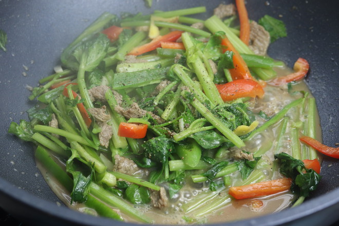 Celery Stir-fried Beef recipe