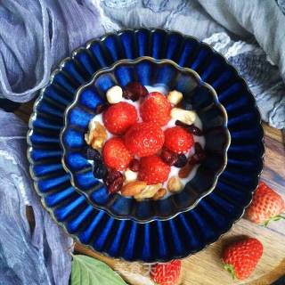 Yogurt Strawberry Bowl recipe