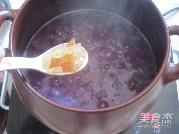 Purple Sweet Potato and Tremella Soup recipe