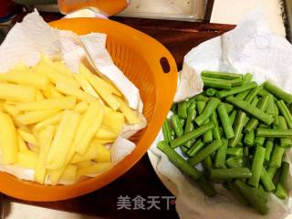 Roasted French Beans with Potatoes recipe