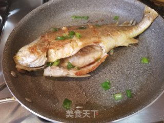 Pan Fried Yellow Croaker recipe