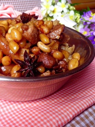 Baked Pork Trotters with Peanuts recipe