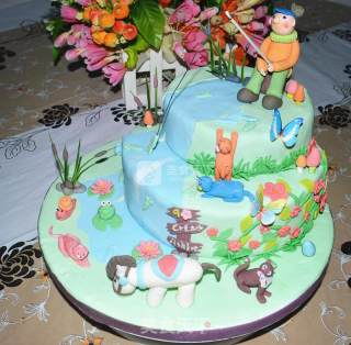 Leisure Holiday Fondant Cake recipe