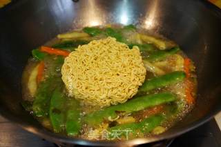 Braised Noodles with Beans recipe