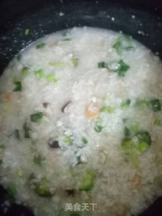 Shrimp, Worm, Mushroom and Broccoli Porridge recipe