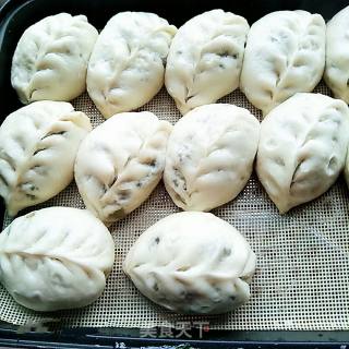 Willow-shaped Pickled Vegetable Buns recipe