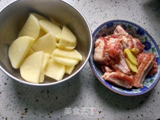 Steamed Pork Ribs with Potatoes recipe