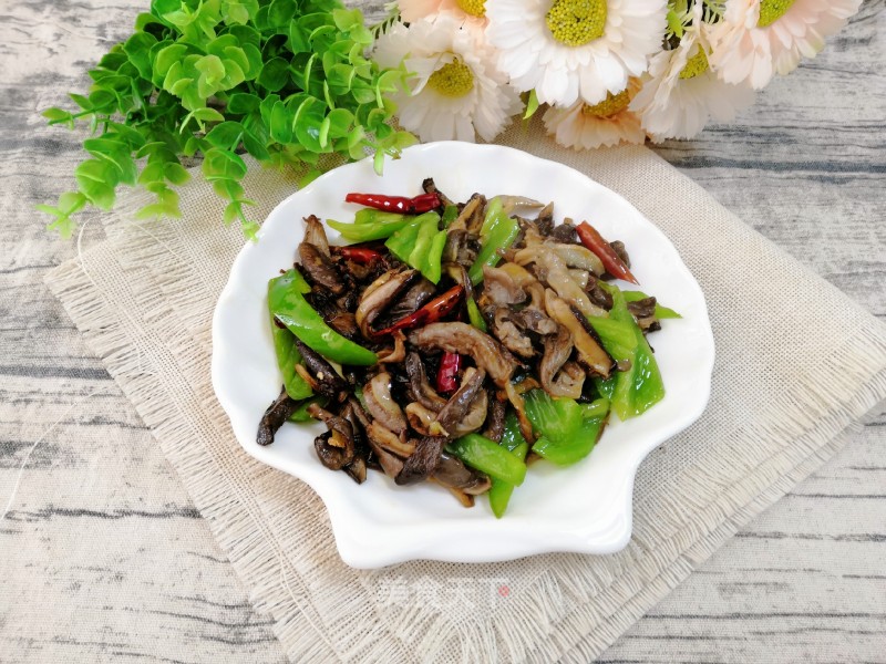 Stir-fried Oyster Mushroom with Double Pepper recipe