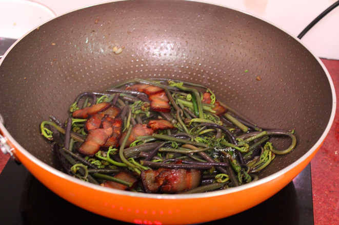 Fried Bacon with Bracken recipe