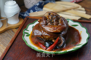 Stewed Pork Trotters with Sauce recipe