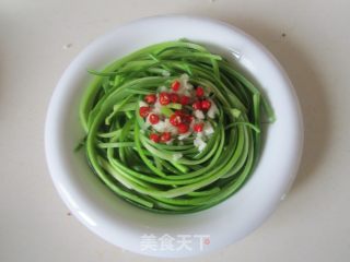 Cold Garlic Sprouts recipe