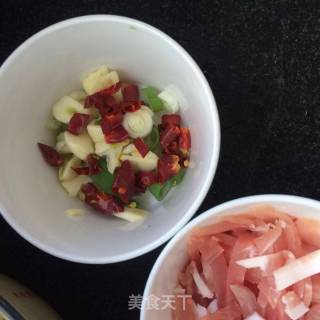 Fried Bean Sprouts with Shredded Pork recipe