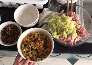 Crab Noodles, Shrimp and Mushroom Wontons recipe