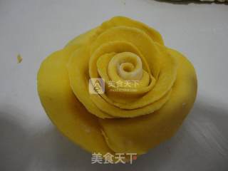 Pumpkin Yellow Rose Buns recipe