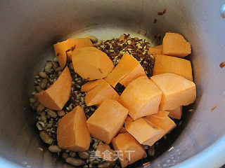 Red Rice, Sweet Potato and Wheat Porridge recipe