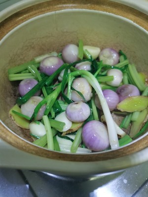 Abalone, Bullfrog and Chicken Pot recipe