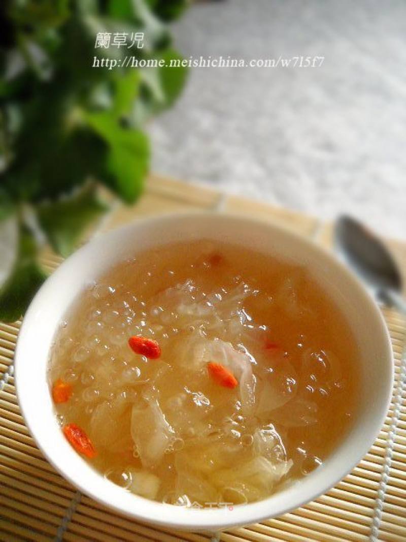 Chinese Wolfberry and Sago White Fungus Soup recipe