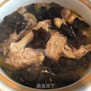 Black Fungus Chicken Soup recipe